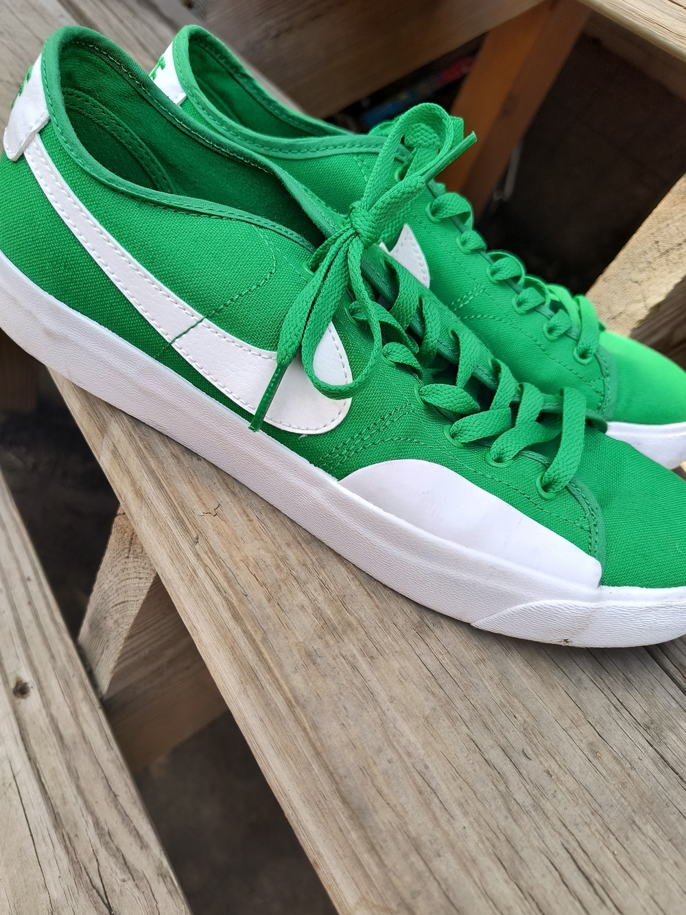 NWOT- Men's Green Canvas Nike Blzr Court